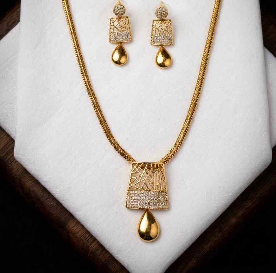  Attigai with pendant and earrings jewellery